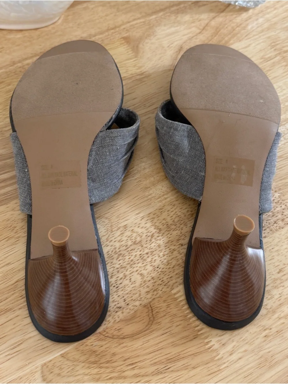 Vintage Y2K Gray Slip On Thong Kitten Heel Sandals Pumps Size 8 #Summer
#Y2K - Picture 6 of 14